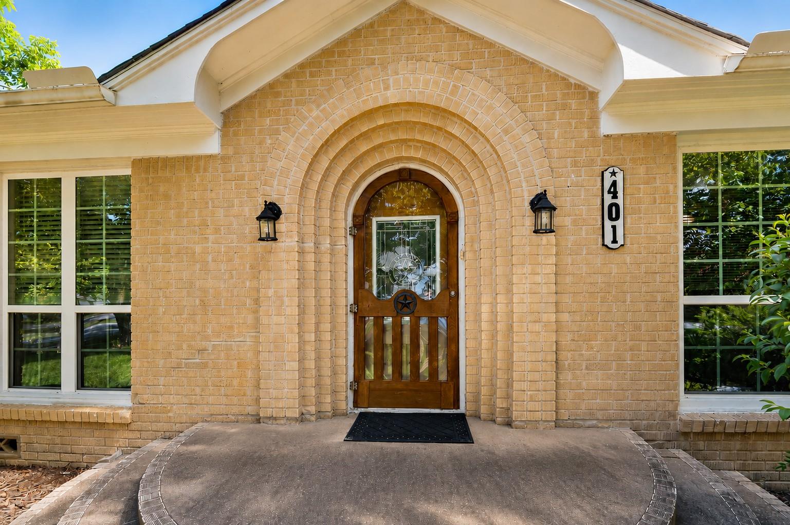 401 Donohoe, Granger, TX 76530 — photo 1