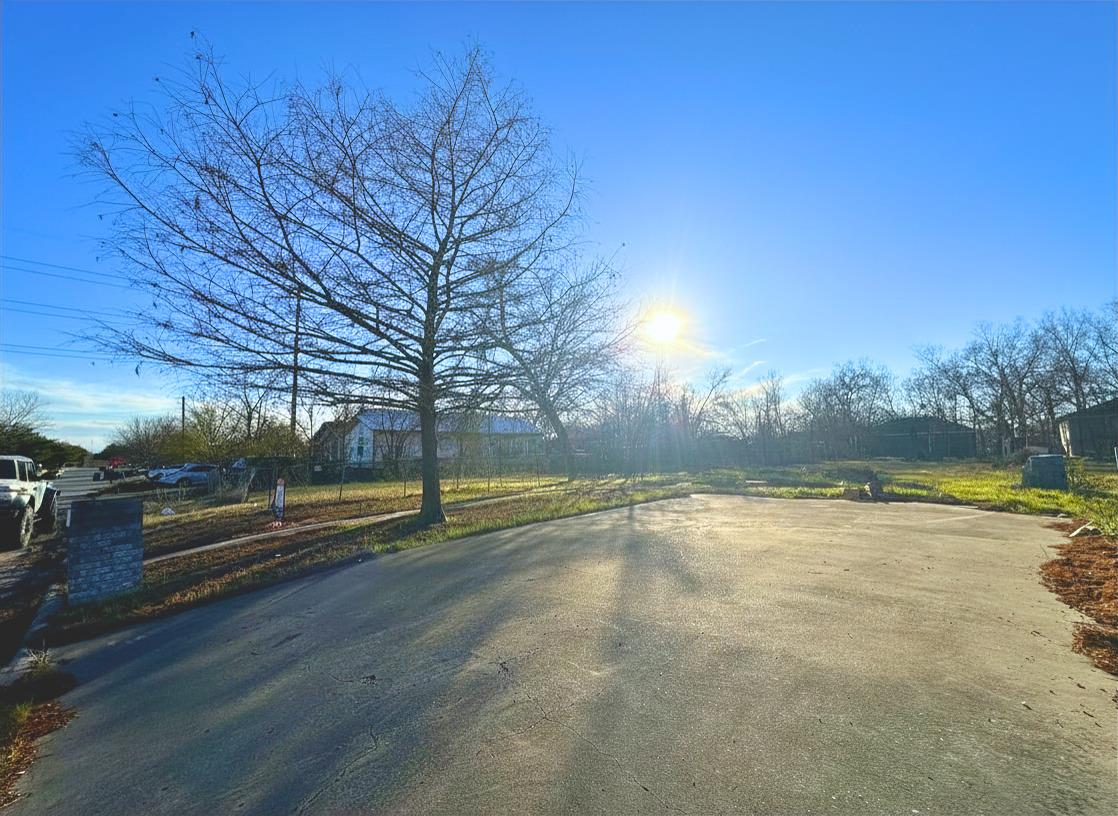 404 Sturgis, Taylor, TX 76574 — photo 1