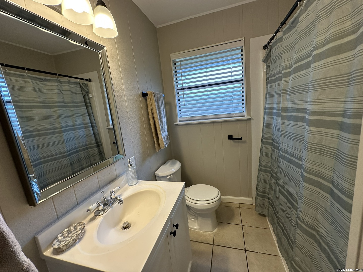 347 COUNTRY ACRES DR, ,  78155 — photo 1