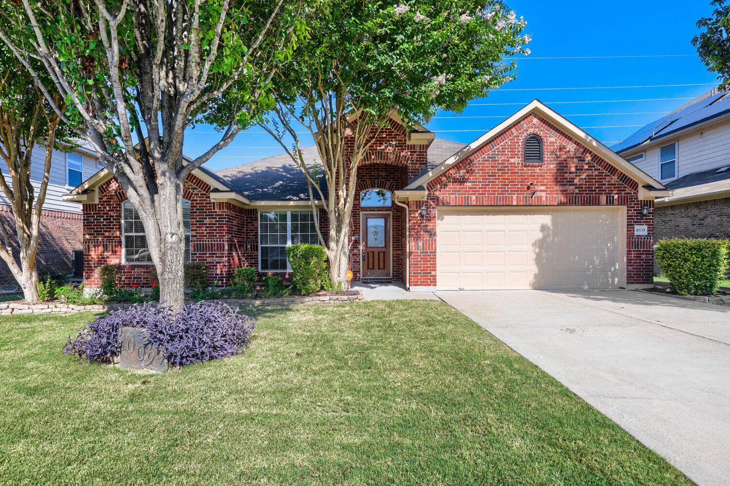 1009 Ash, Hutto, TX 78634 — photo 1