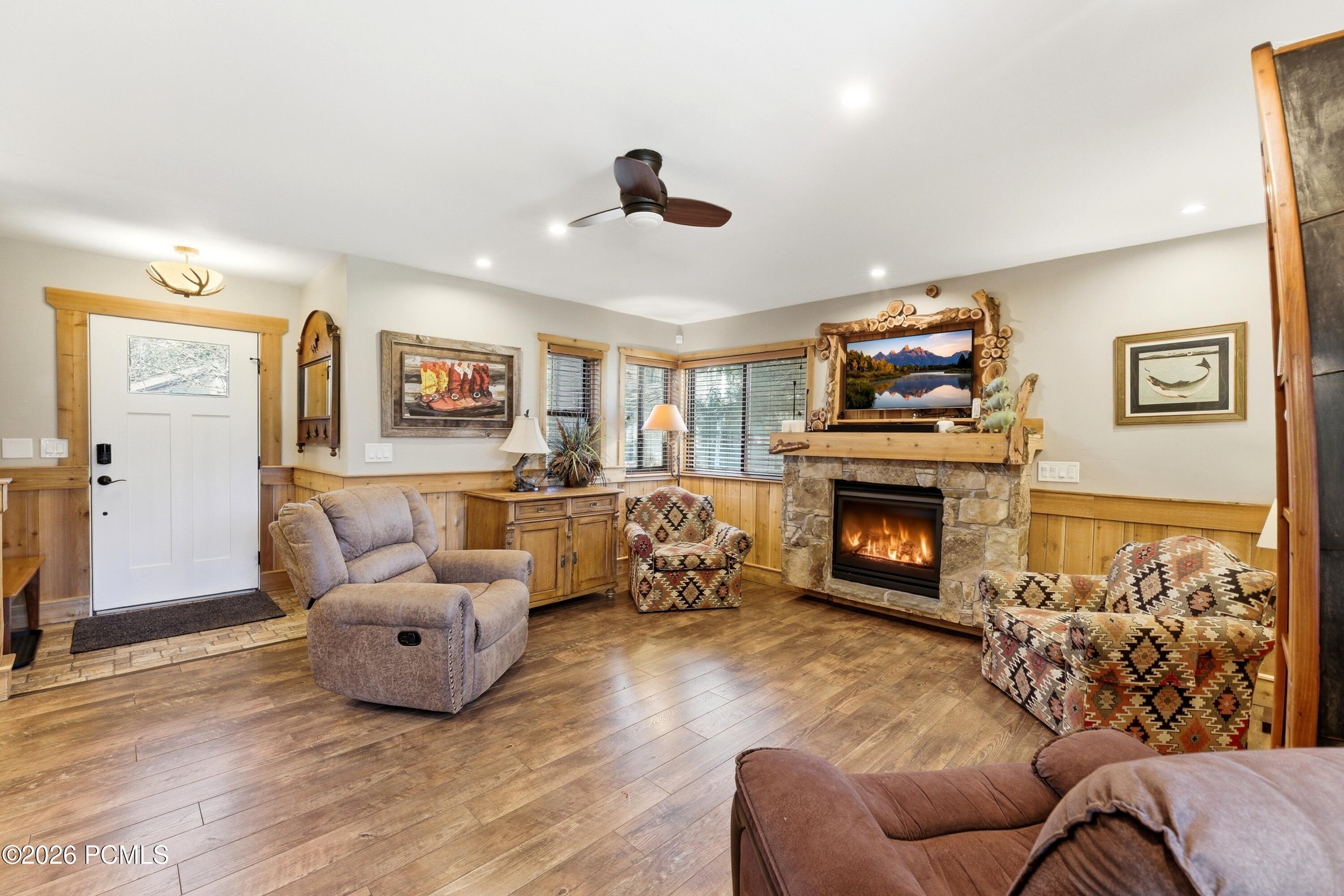 1924 W Frostwood Boulevard 27-A