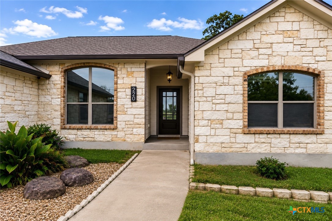 220 Ulupau, Bastrop, TX 78602 — photo 1