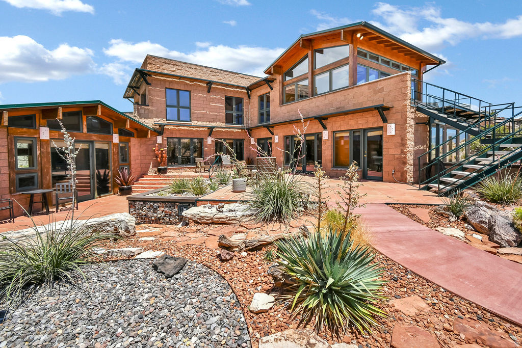 3995 S DESERT GRAVE RD