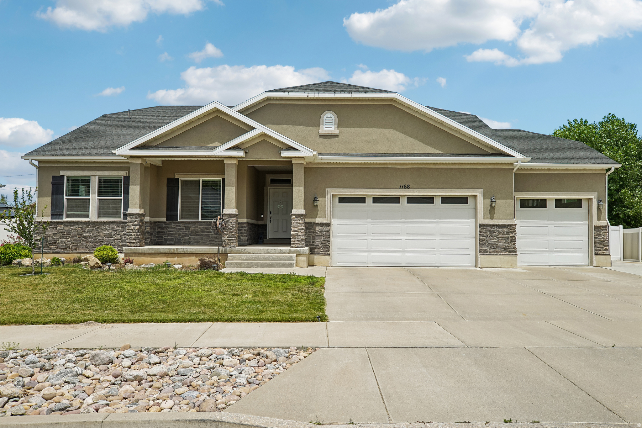 1168 E CANYON DR, South Weber, UT 84405 — photo 1