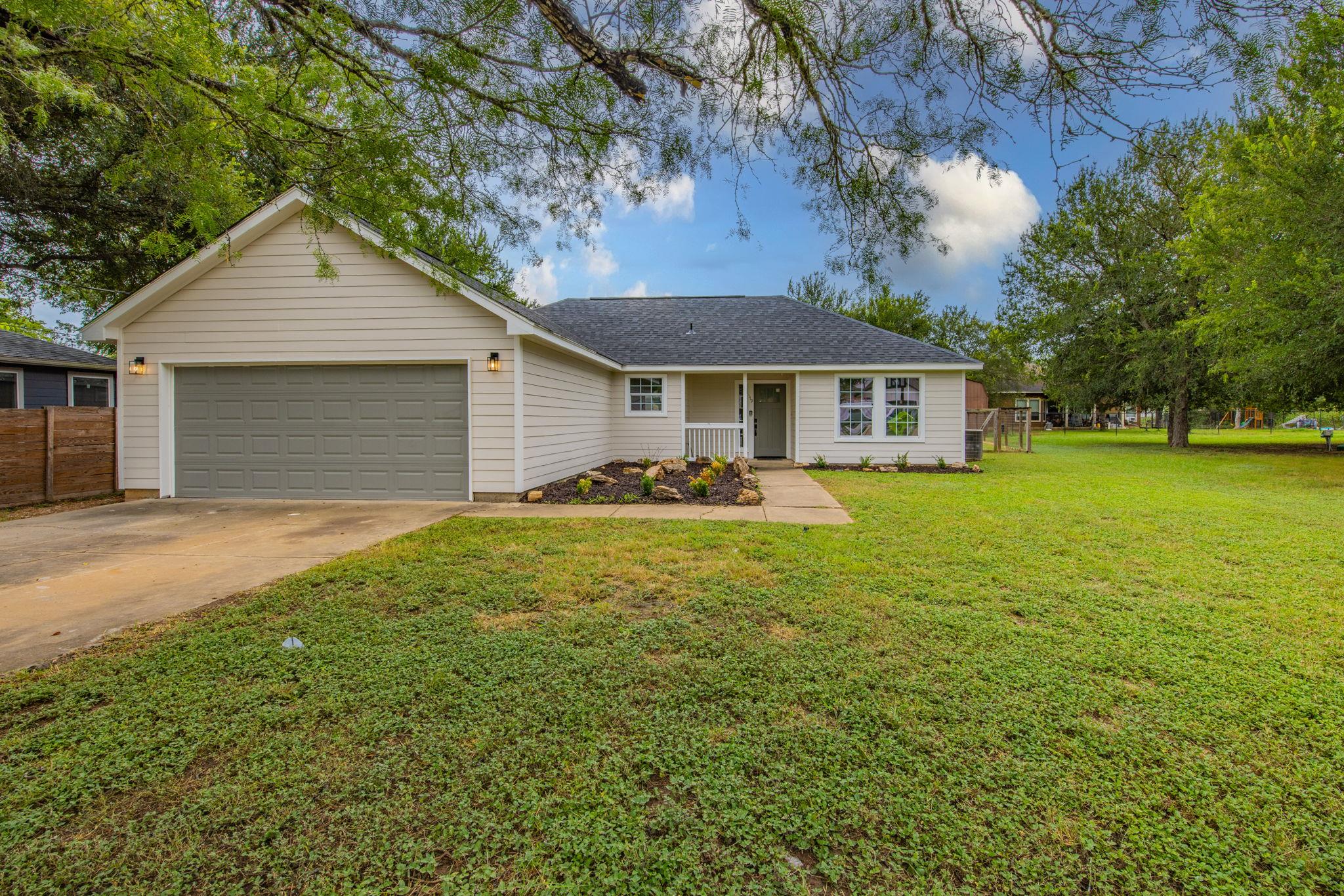 119 Kikipua, Bastrop, TX 78602 — photo 1