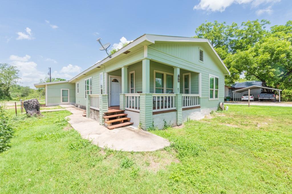 7 River, Prairie Lea, TX 78661 — photo 1