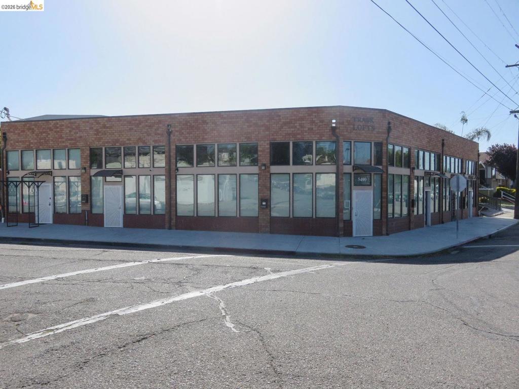 5410 Trask St, Oakland, CA 94601 — photo 1