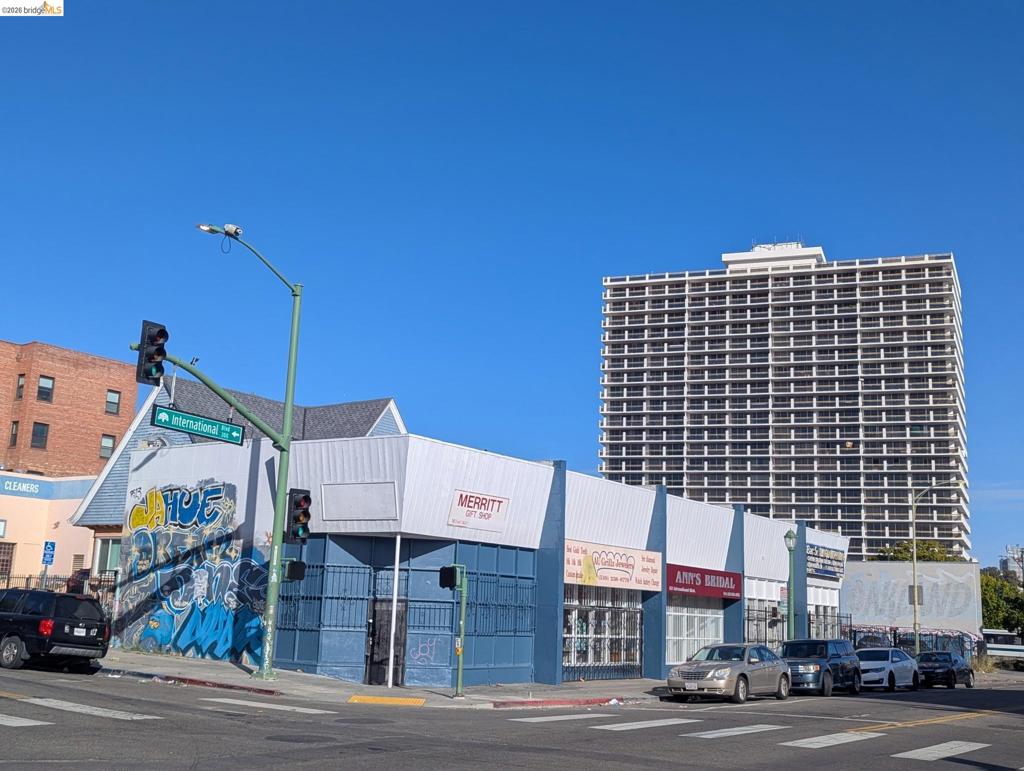 157 International Blvd, Oakland, CA 94606 — photo 1