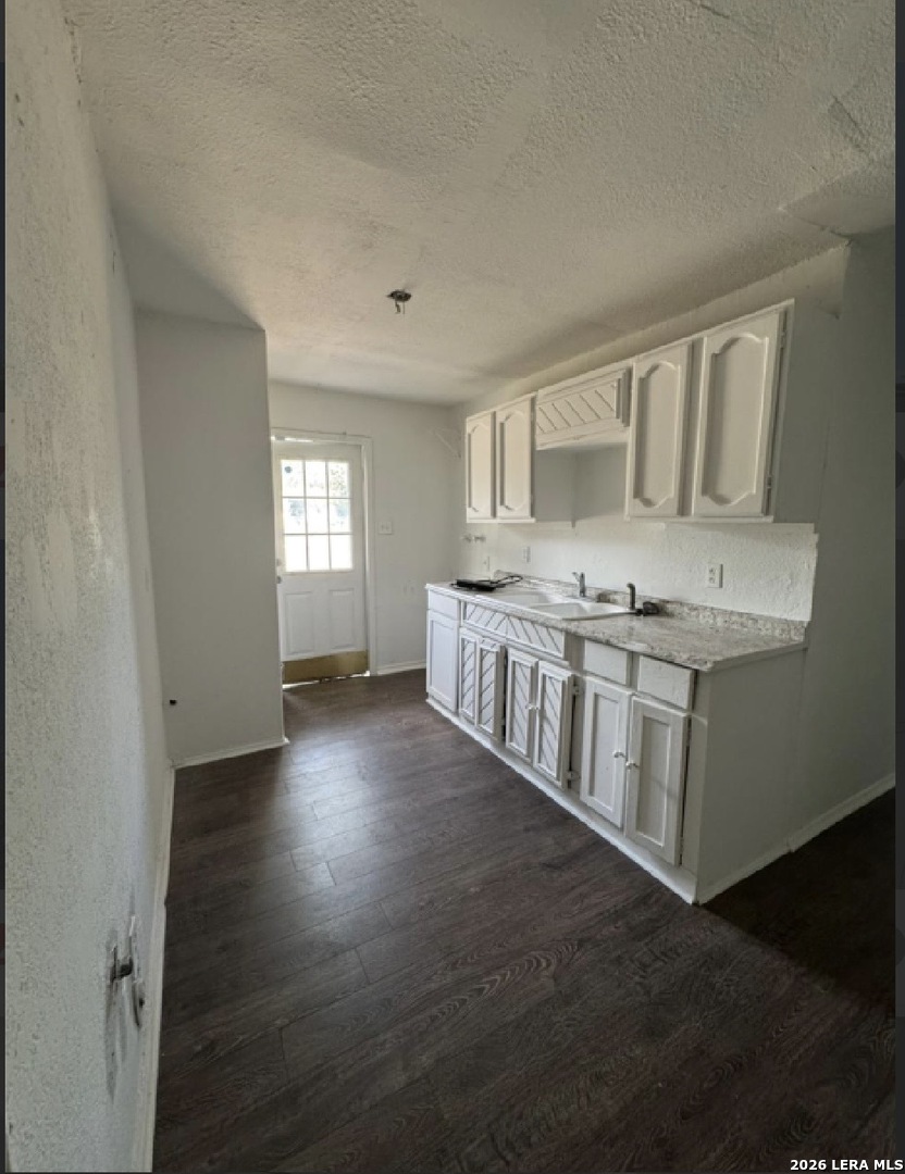174 OAK VALLEY DR, ,  78227 — photo 1