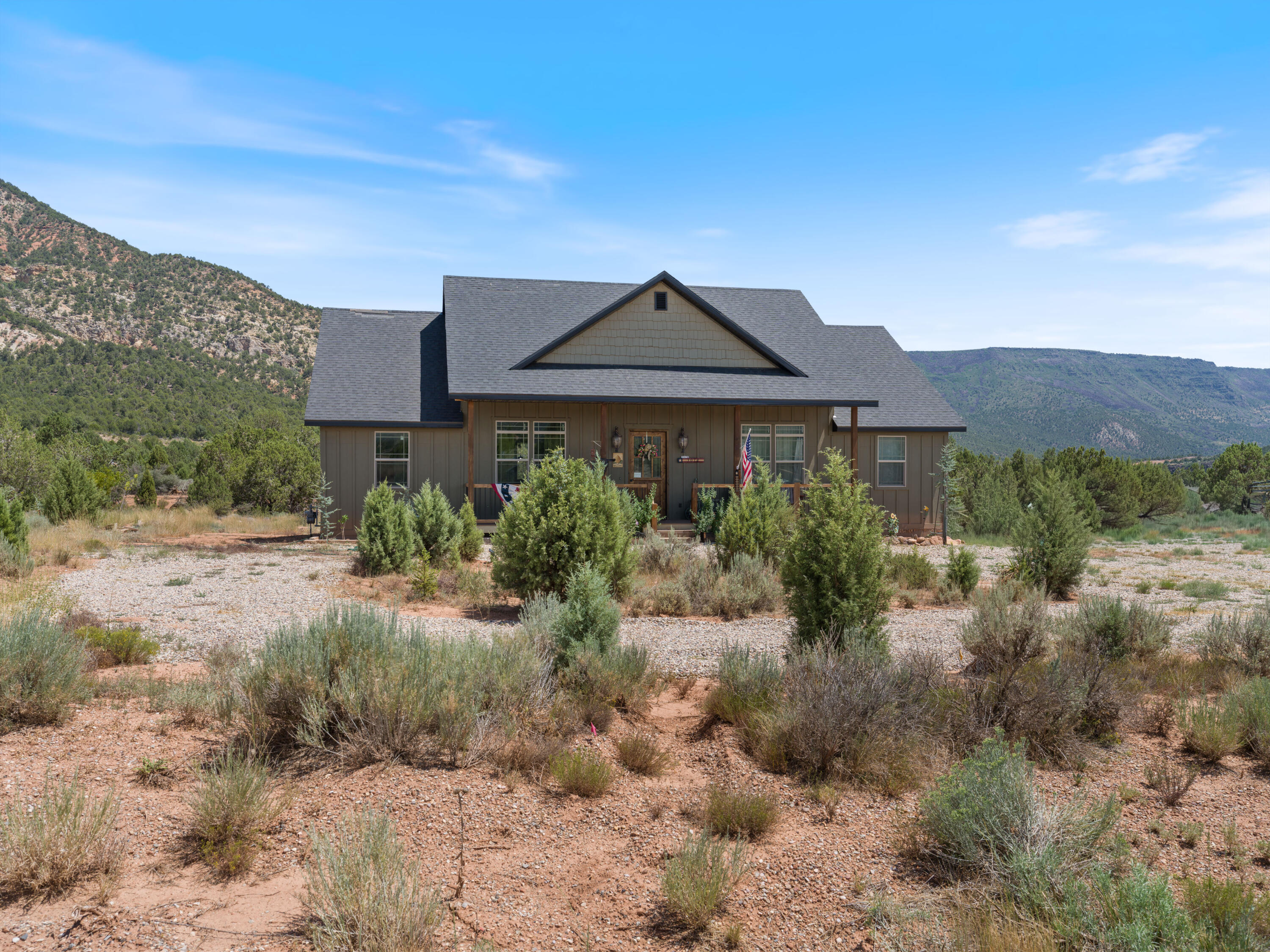 3014 E Badger Way, New Harmony, UT 84757 — photo 1