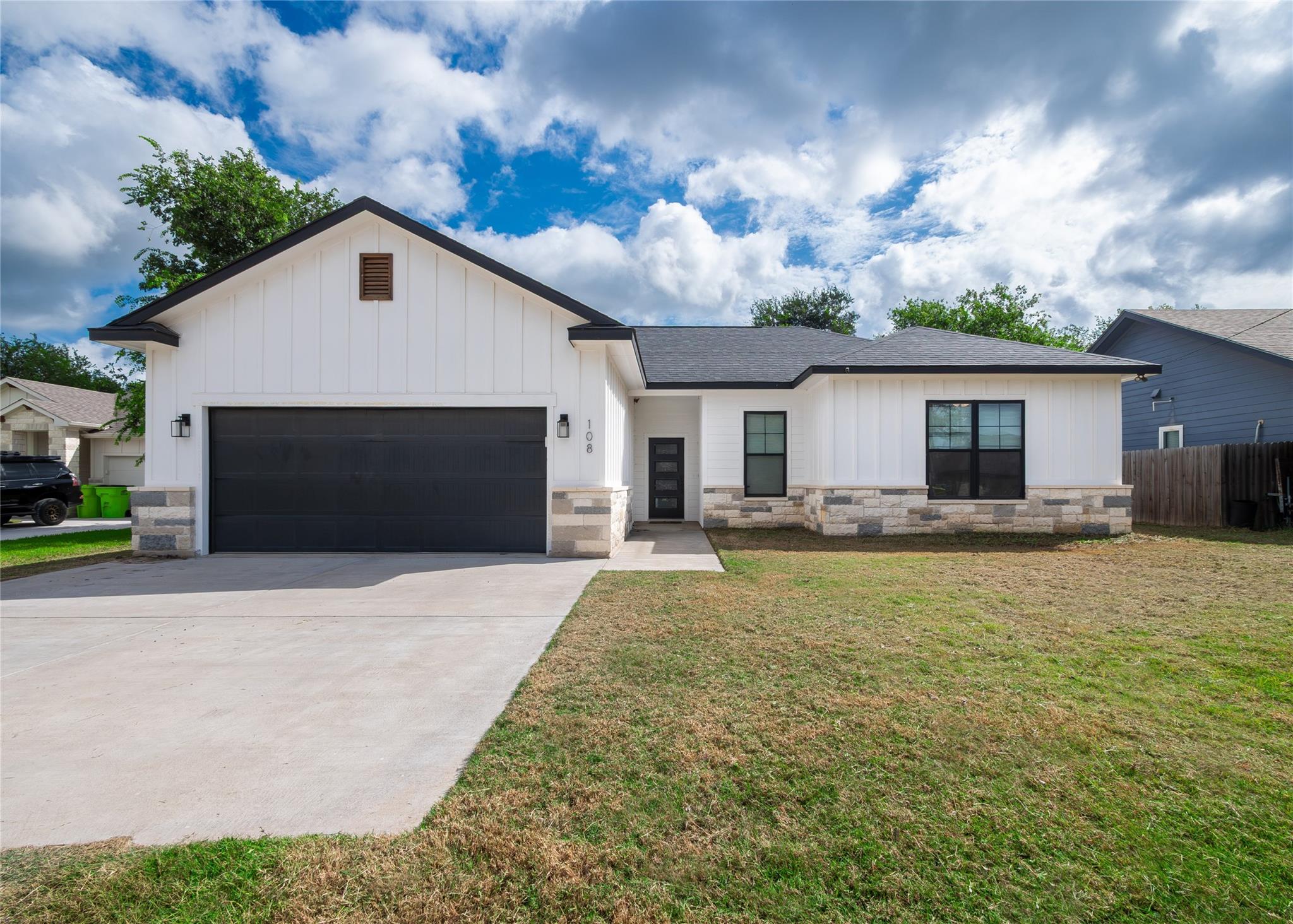 108 Keomuku, Bastrop, TX 78602 — photo 1