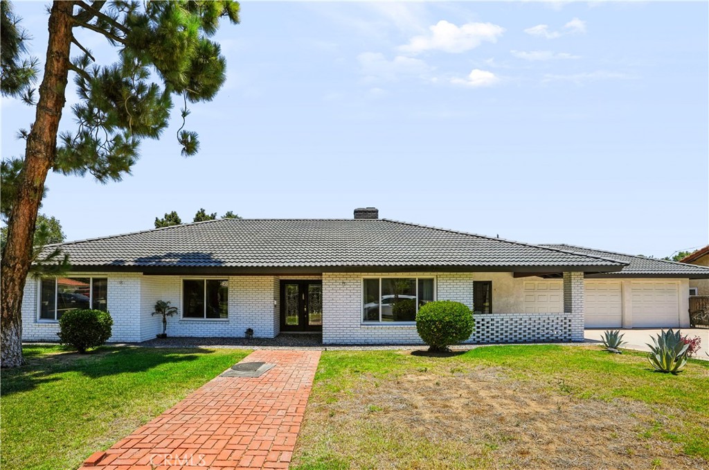 1033 Alta Loma, Corona, CA 92882 — photo 1