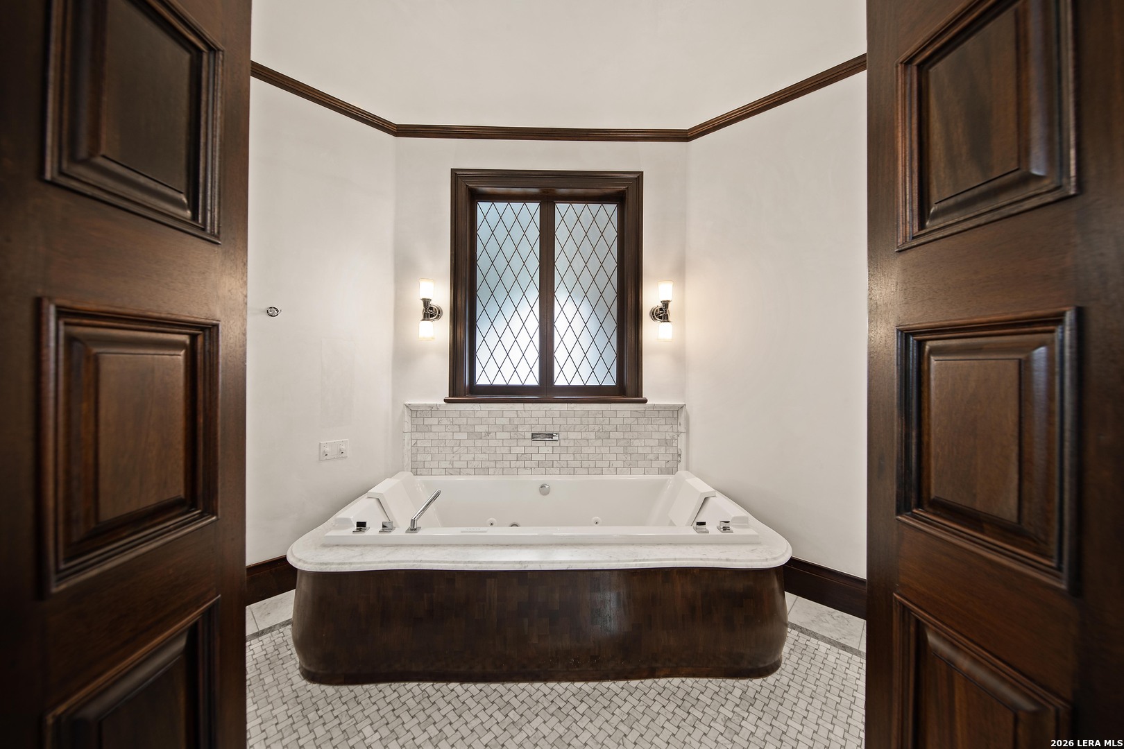 20 Thornhurst, , 78218 — photo 1