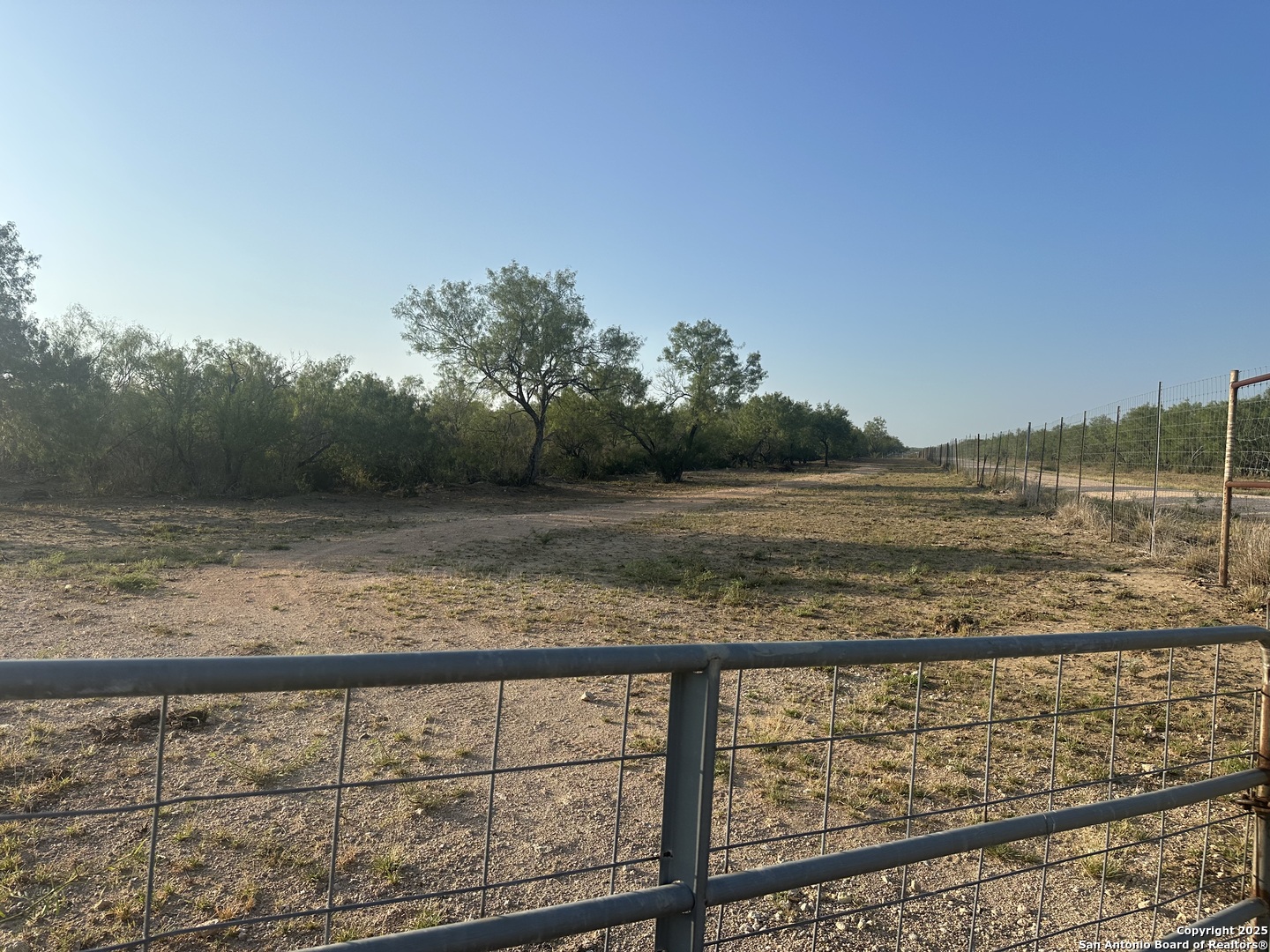 992 Jordan, , 78019 — photo 1