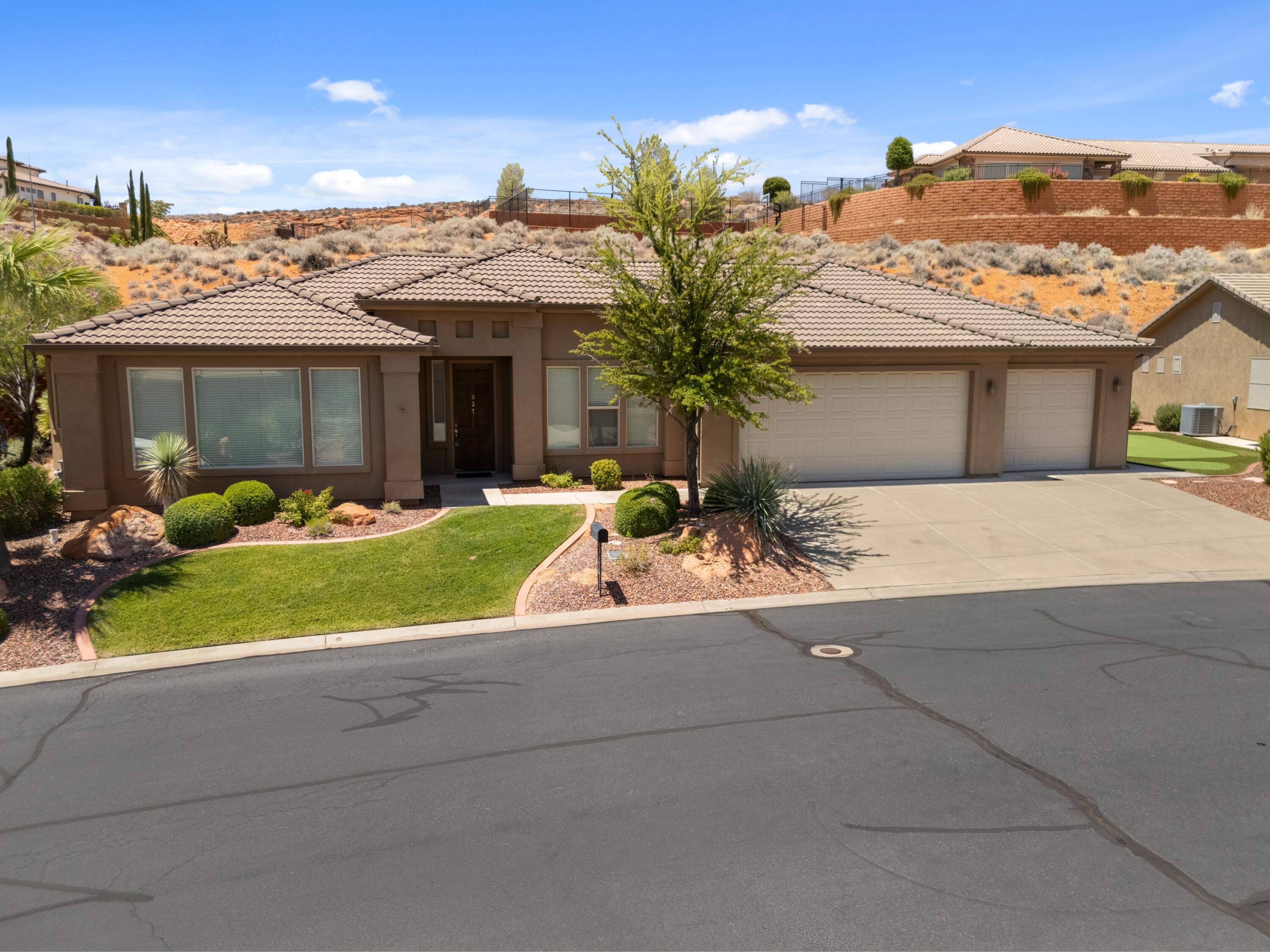 627 N Red Butte DR, Washington, UT 84780 — photo 1
