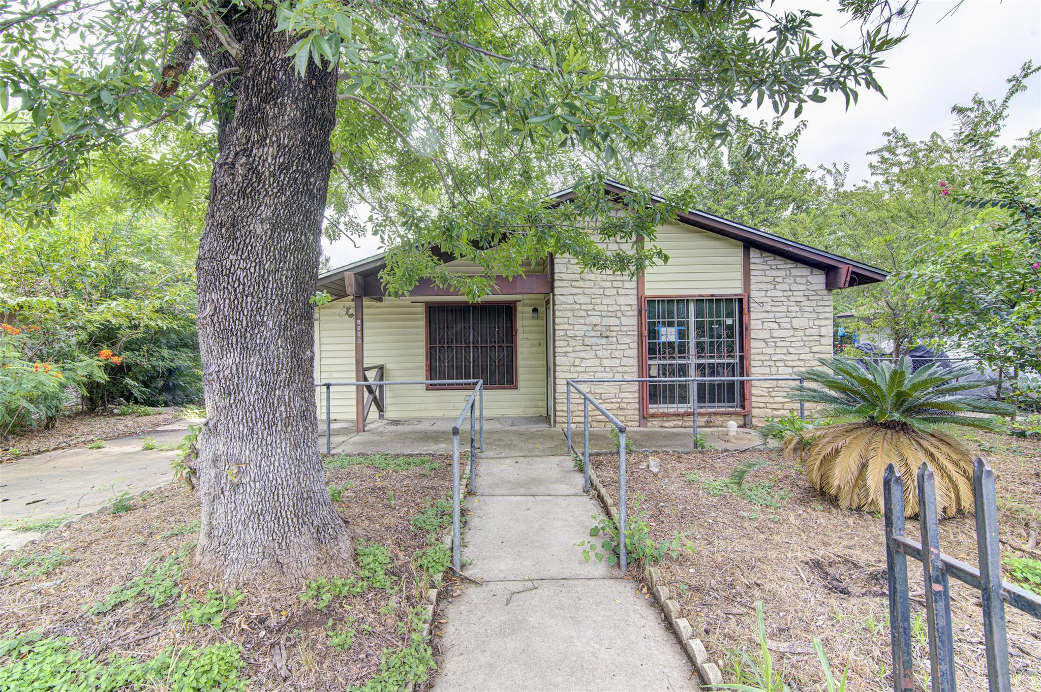 6006 Palm, Austin, TX 78741 — photo 1