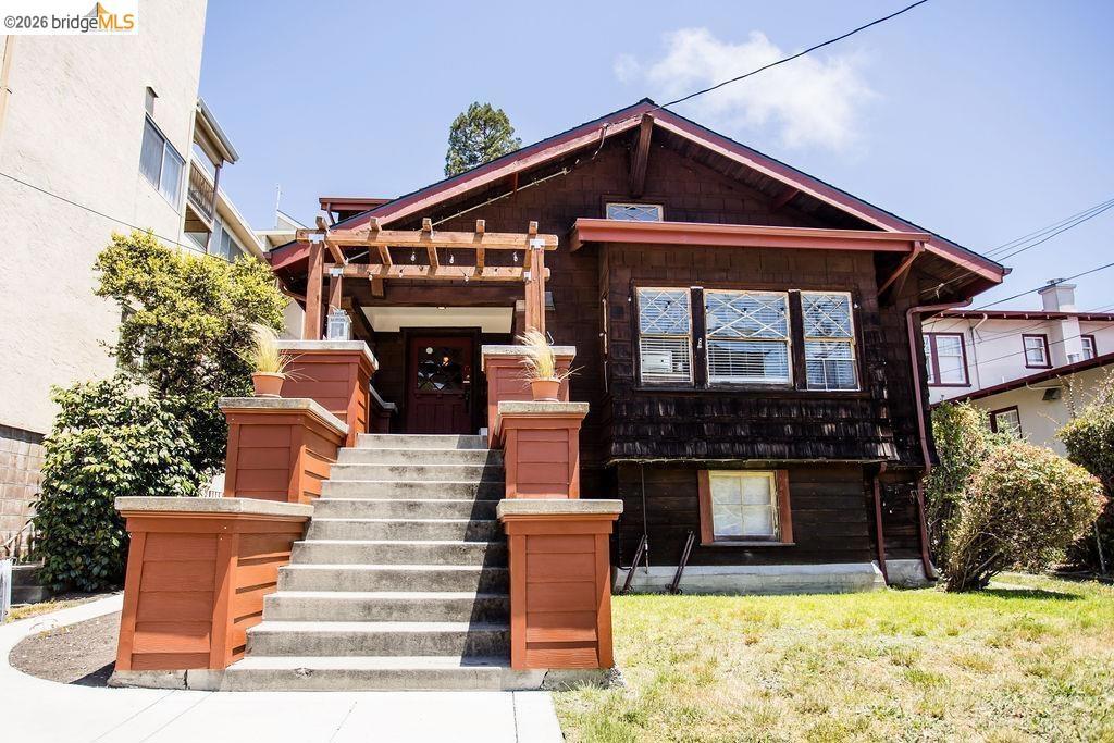 1643 Oxford ST, Berkeley, CA 94709 — photo 1