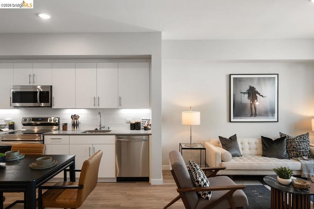 260 Brooklyn Basin Way 426, Oakland, CA 94606 — photo 1
