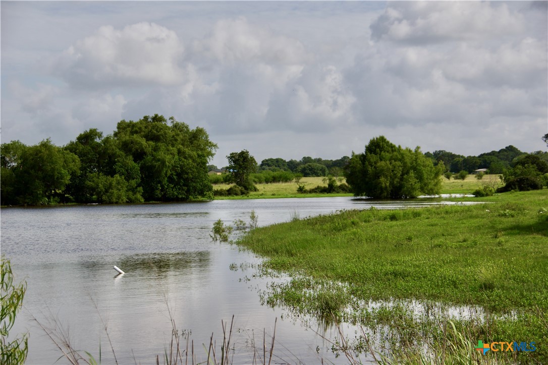 000 Briggs BLVD, Victoria, TX 77904 — photo 1