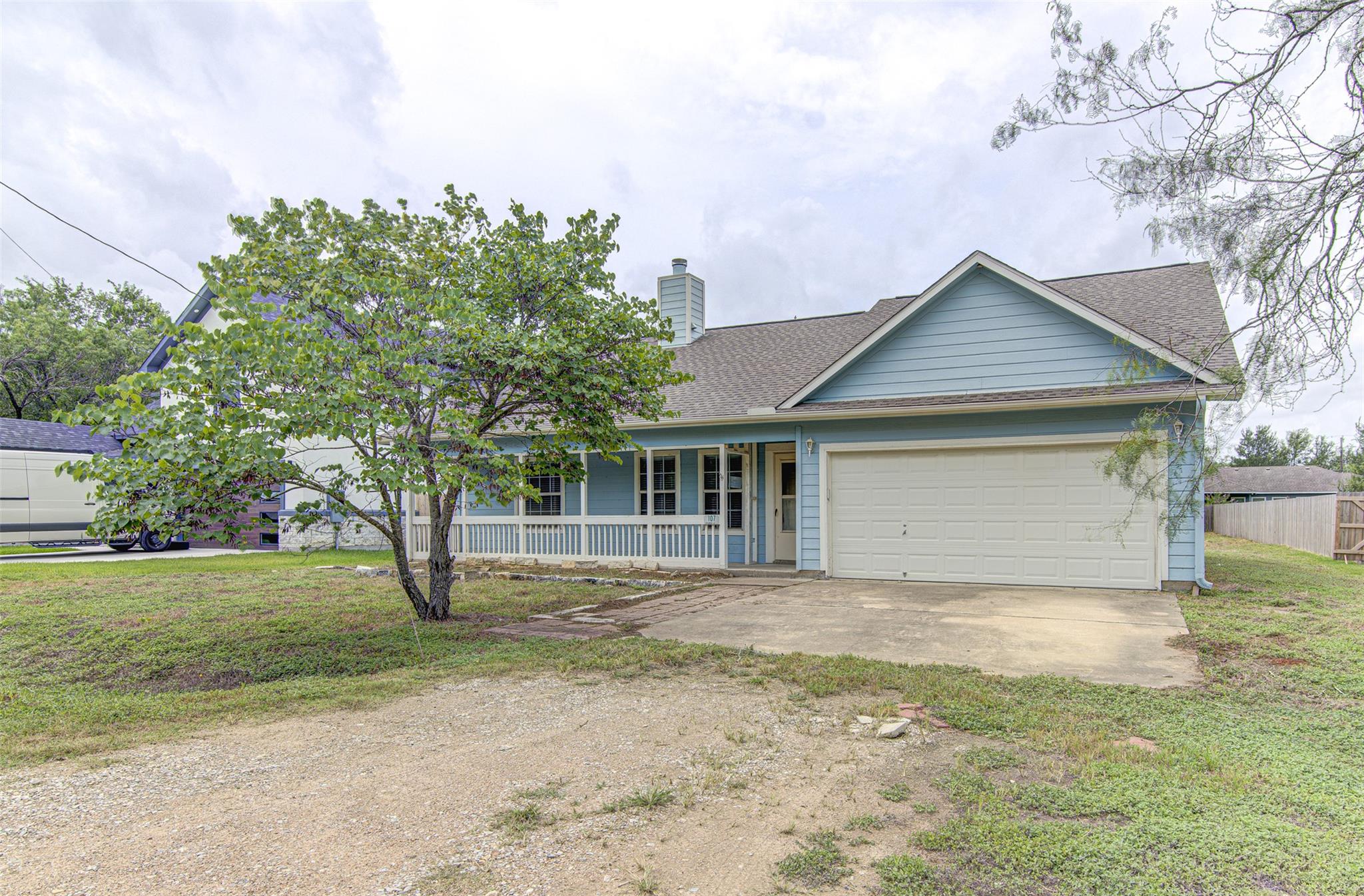 107 Pauwela, Bastrop, TX 78602 — photo 1