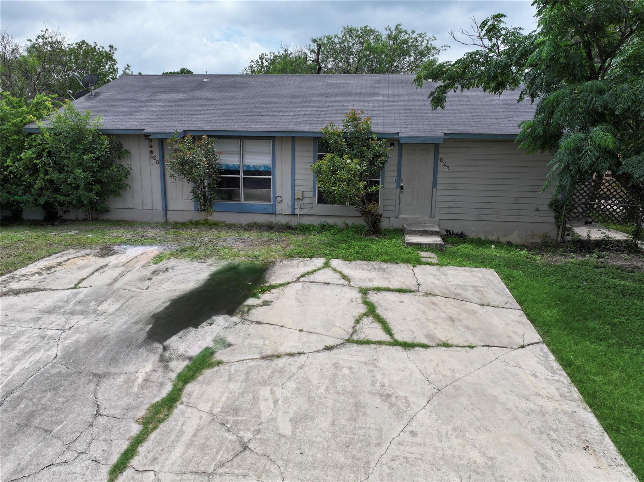 427-429 Zachry, San Antonio, TX 78228 — photo 1