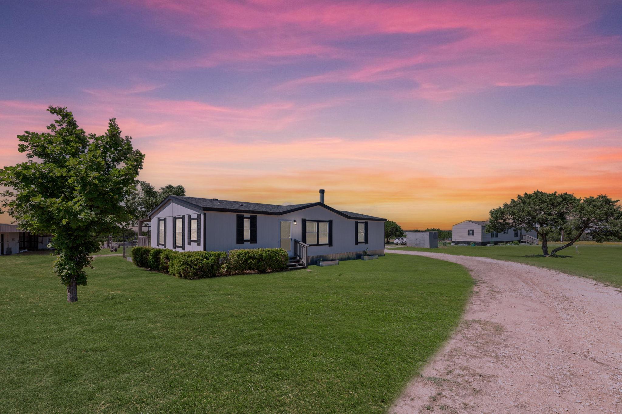 930 County Road 224, Florence, TX 76527 — photo 1