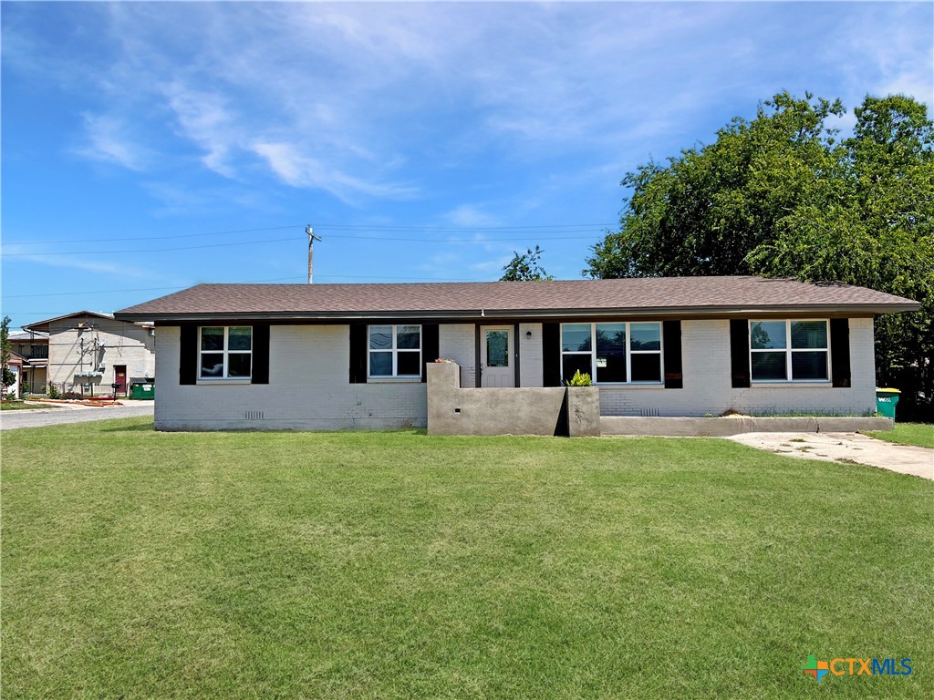 1311 W Main Street, Gatesville, TX 76528 — photo 1
