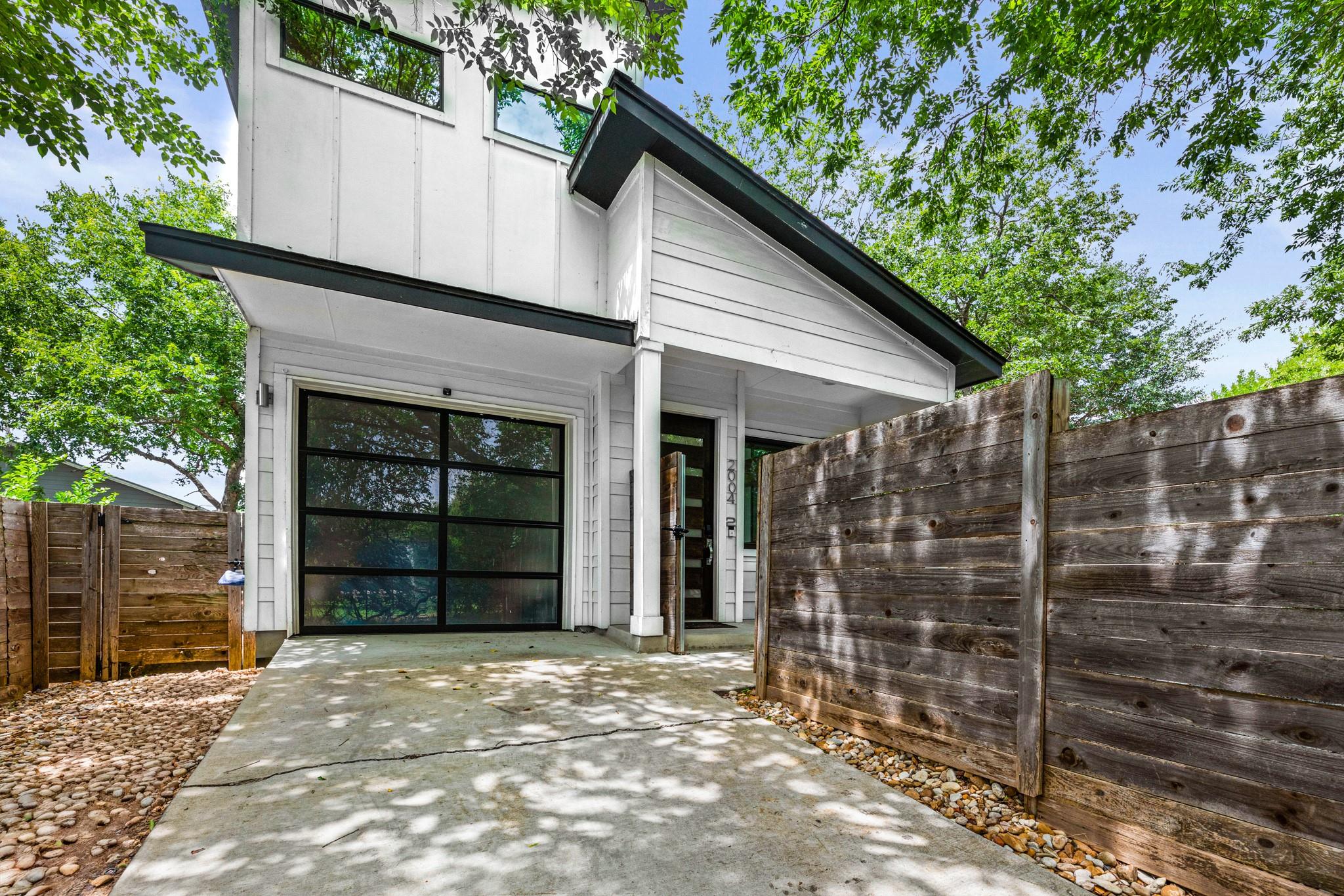 2004 10th, Austin, TX 78702 — photo 1