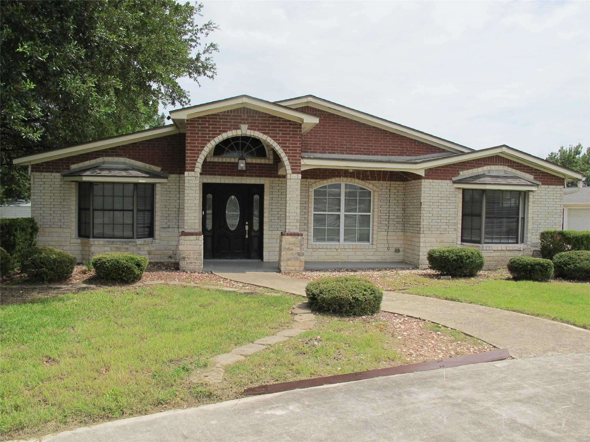 1011 Llewellyn, Killeen, TX 76542 — photo 1