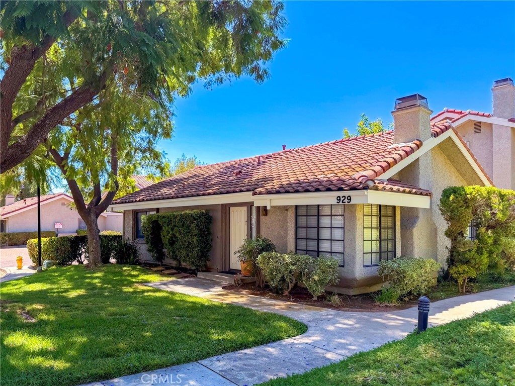 929 Thistlegate, Oak Park, CA 91377 — photo 1