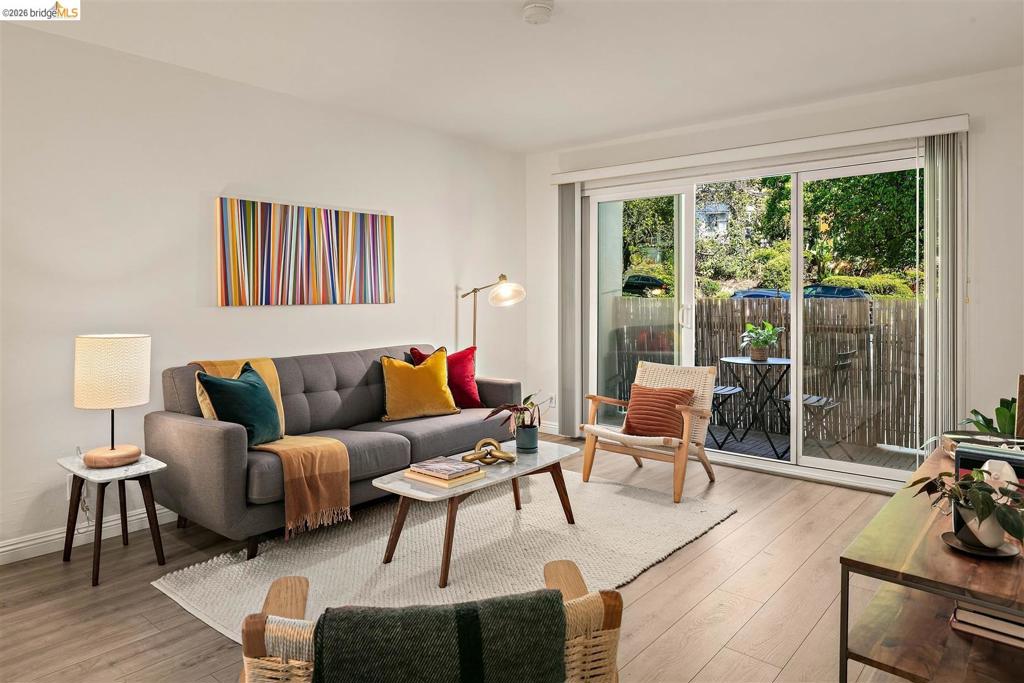 385 Jayne Ave 105, Oakland, CA 94610 — photo 1