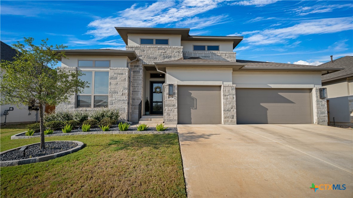 1925 Luna Street, New Braunfels, TX 78132 — photo 1