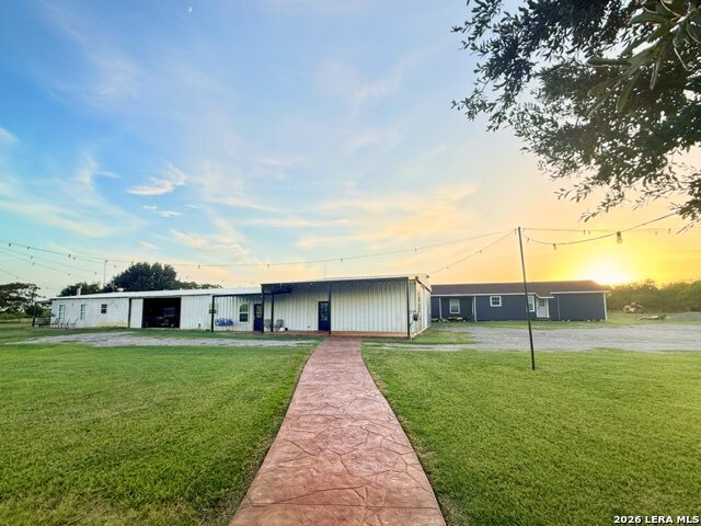 928 County Road 154, Pleasanton, TX 78064 — photo 1