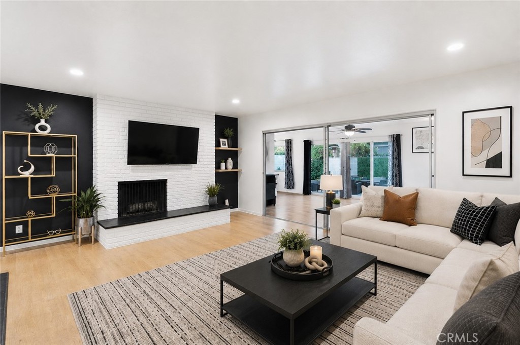 4715 Presidio, View Park, CA 90043 — photo 1