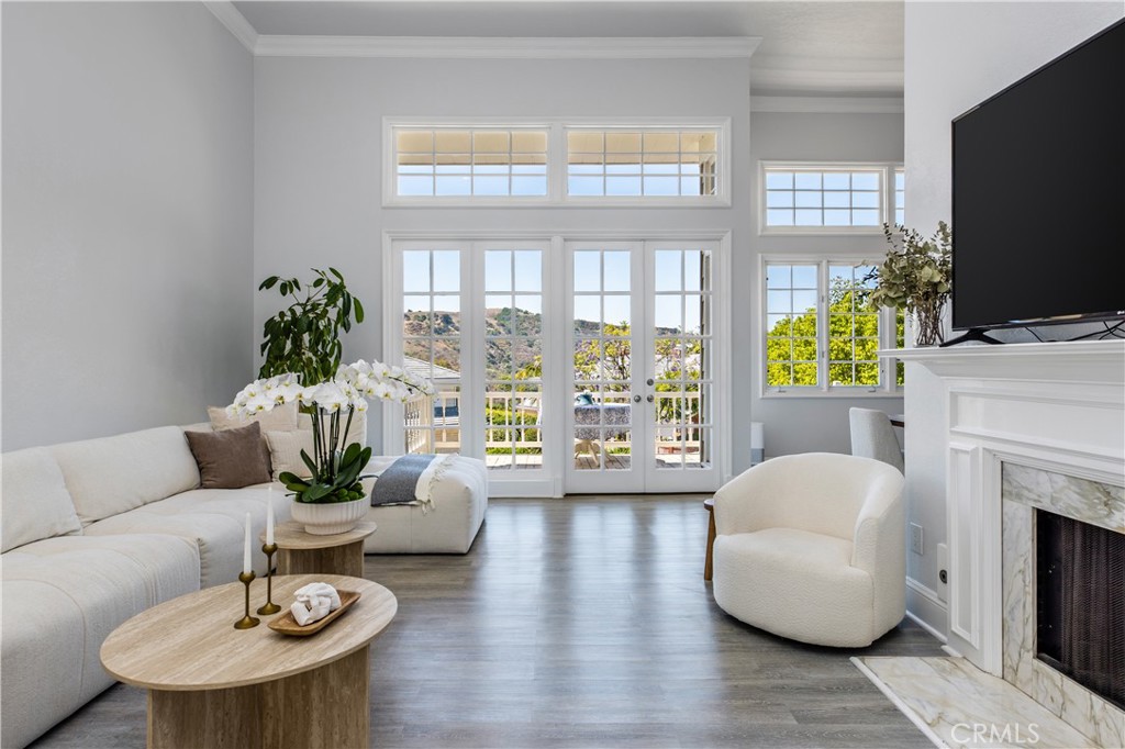 2254 The Terrace, Los Angeles, CA 90049 — photo 1