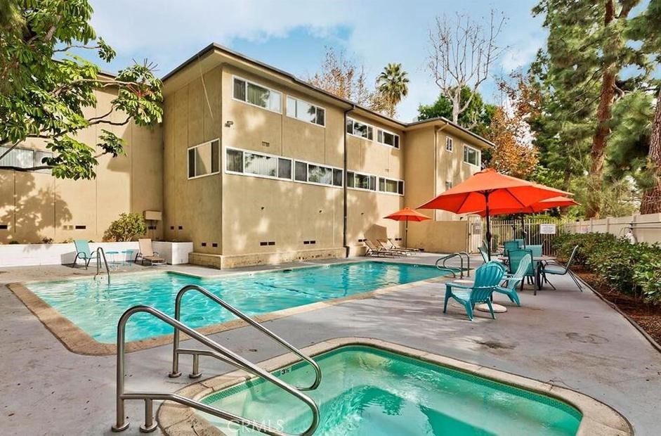 11138 Aqua Vista Street 9, Studio City, CA 91602 — photo 1