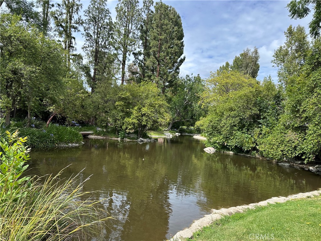 7050 Shoup 221, Canoga Park, CA 91303 — photo 1