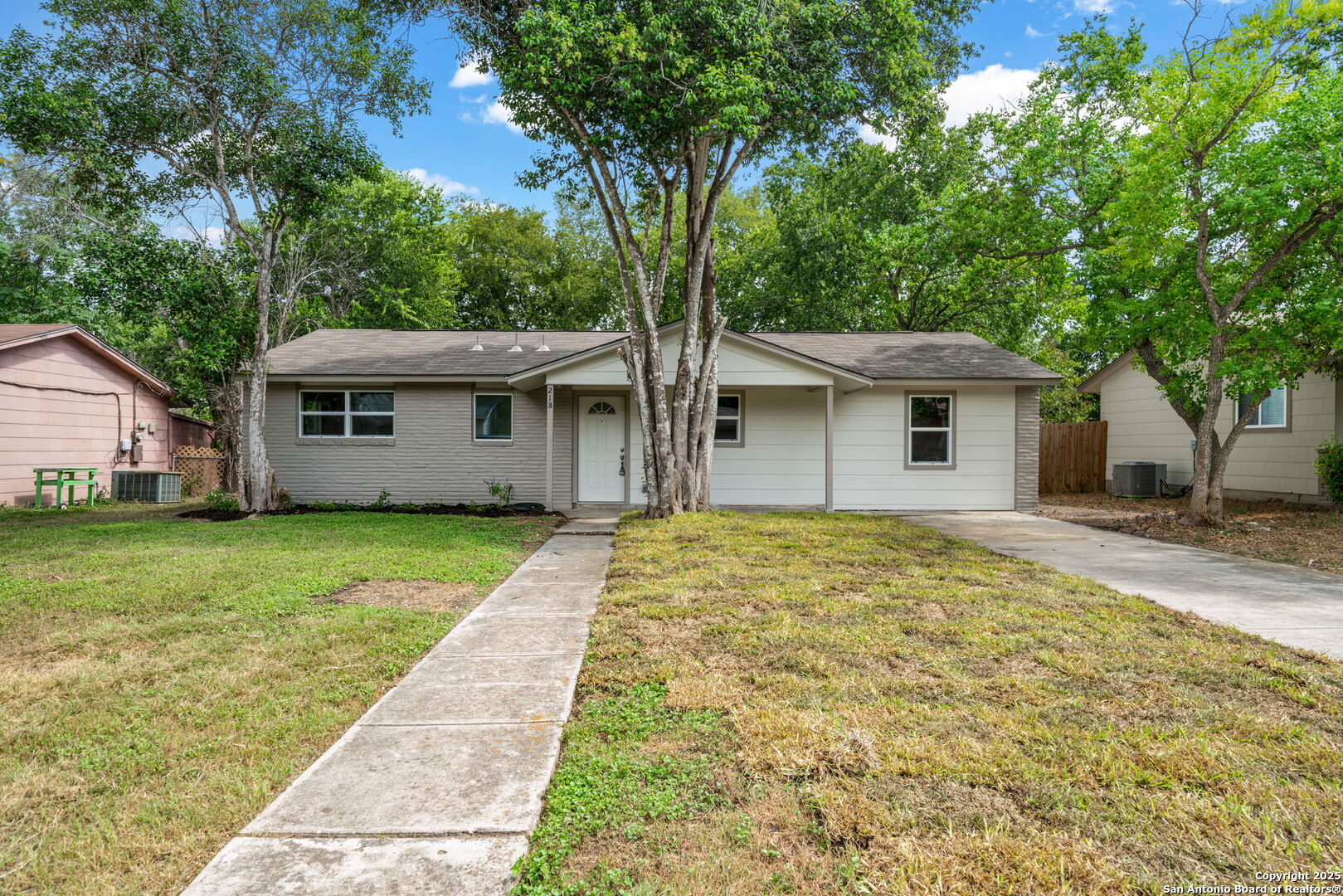 218 Park Ln, Universal City, TX 78148 — photo 1