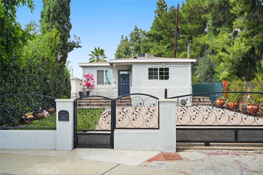 15627 Vintage, North Hills, CA 91343 — photo 1