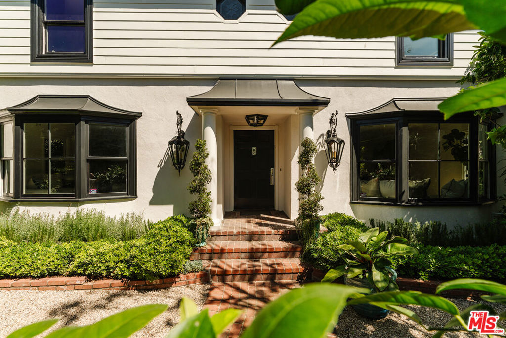 1130 Sierra Alta Way, Los Angeles, CA 90069 — photo 1