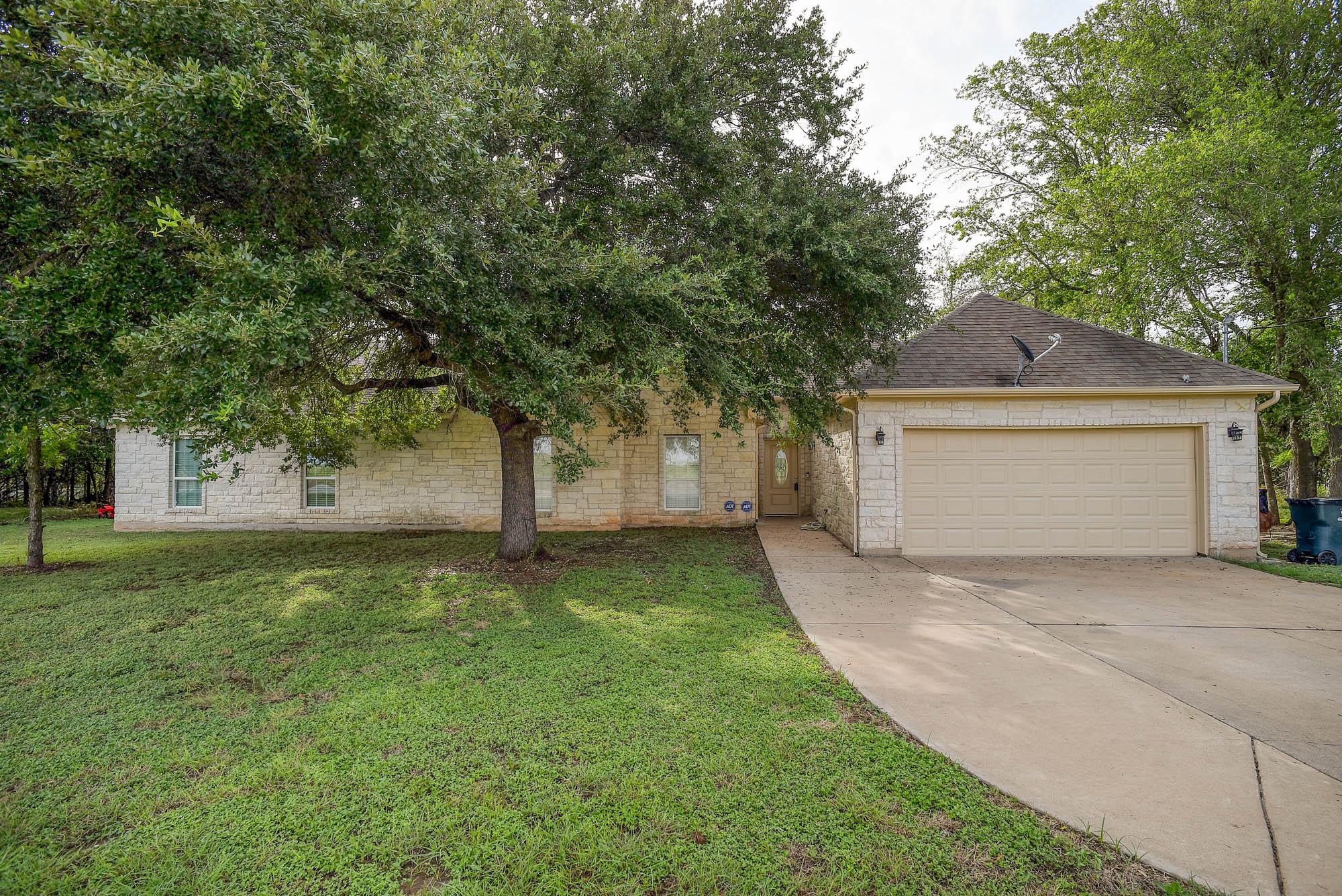 1335  Lovers Ln, Bastrop, TX 78602 — photo 1