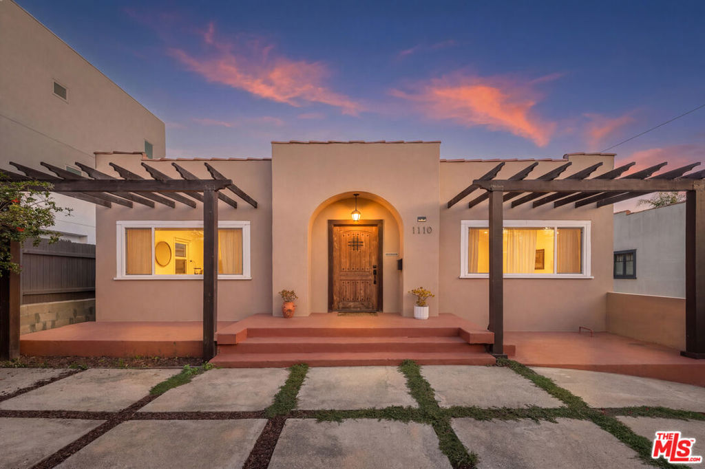 1110 Queen Anne Place, Los Angeles, CA 90019 — photo 1