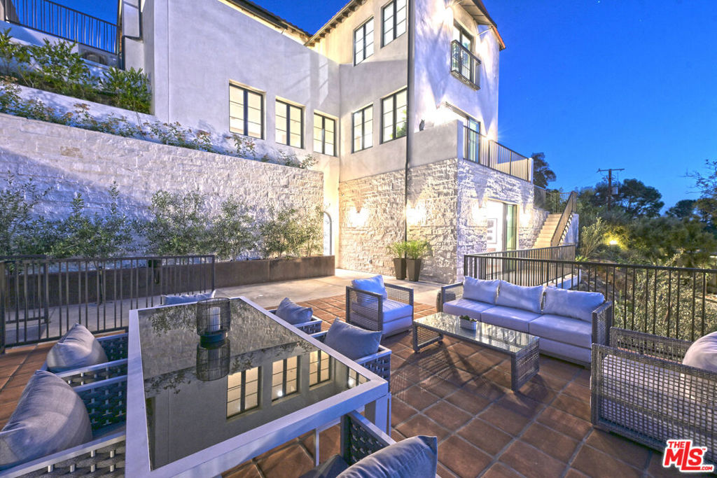 3072 Hollyridge Drive, Los Angeles, CA 90068 — photo 1