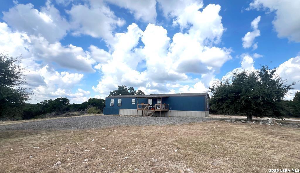 140 Teague Rd, Kerrville, TX 78028 — photo 1