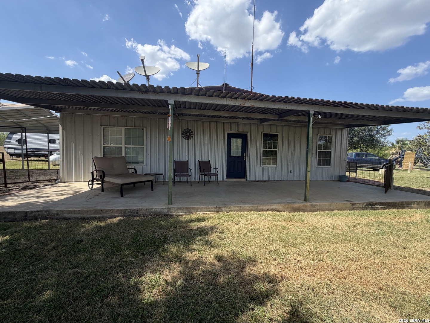 928 County Road 154, Pleasanton, TX 78064 — photo 1