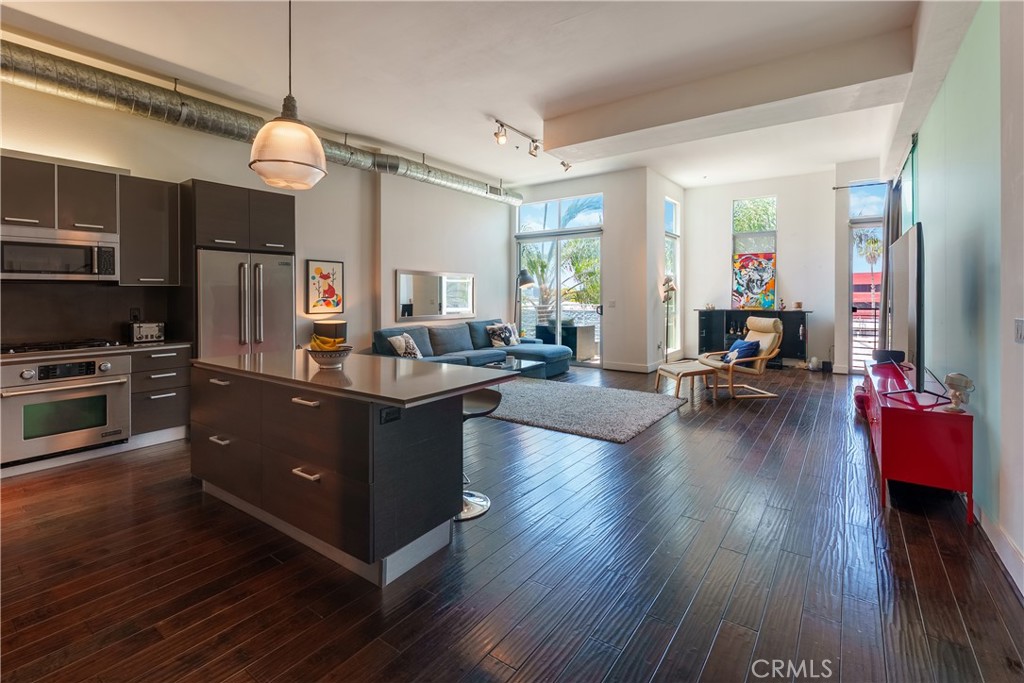 13320 Beach Avenue 301, Marina Del Rey, CA 90292 — photo 1