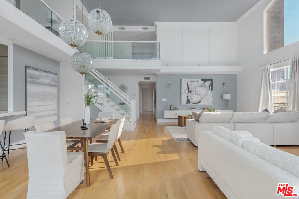 11723 Goshen Avenue 302, Los Angeles, CA 90049 — photo 1