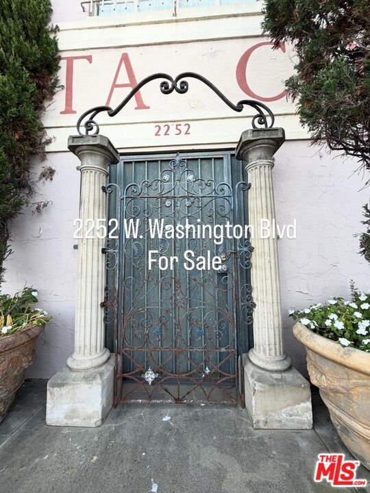2252 W Washington Boulevard, Los Angeles, CA 90018 — photo 1