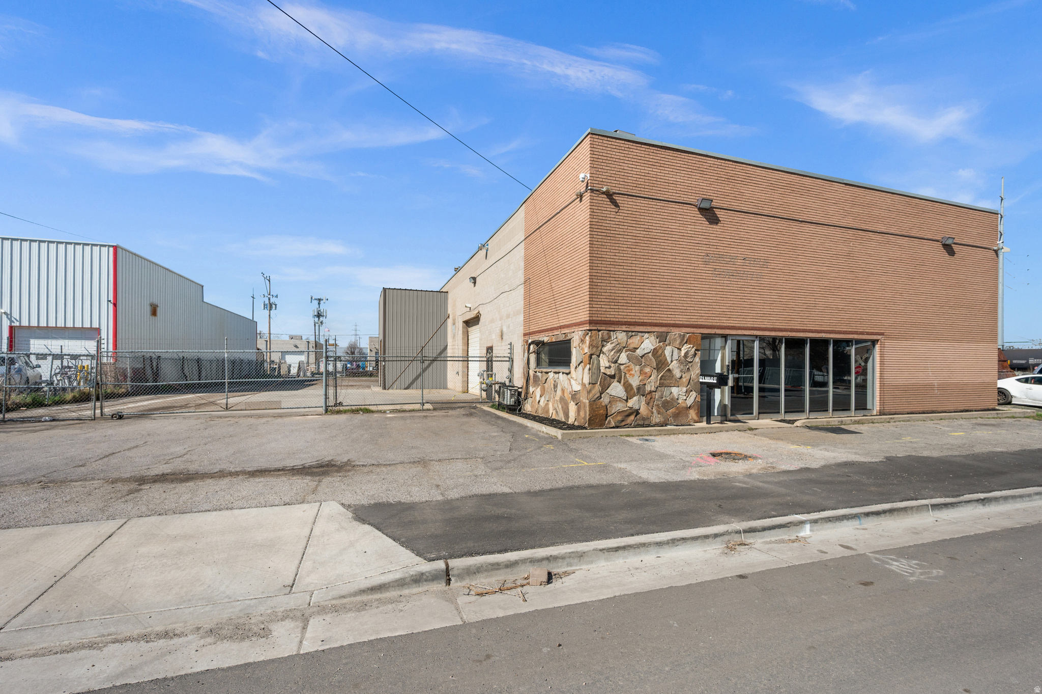 122 S NAVAJO, Salt Lake City, UT 84104 — photo 1