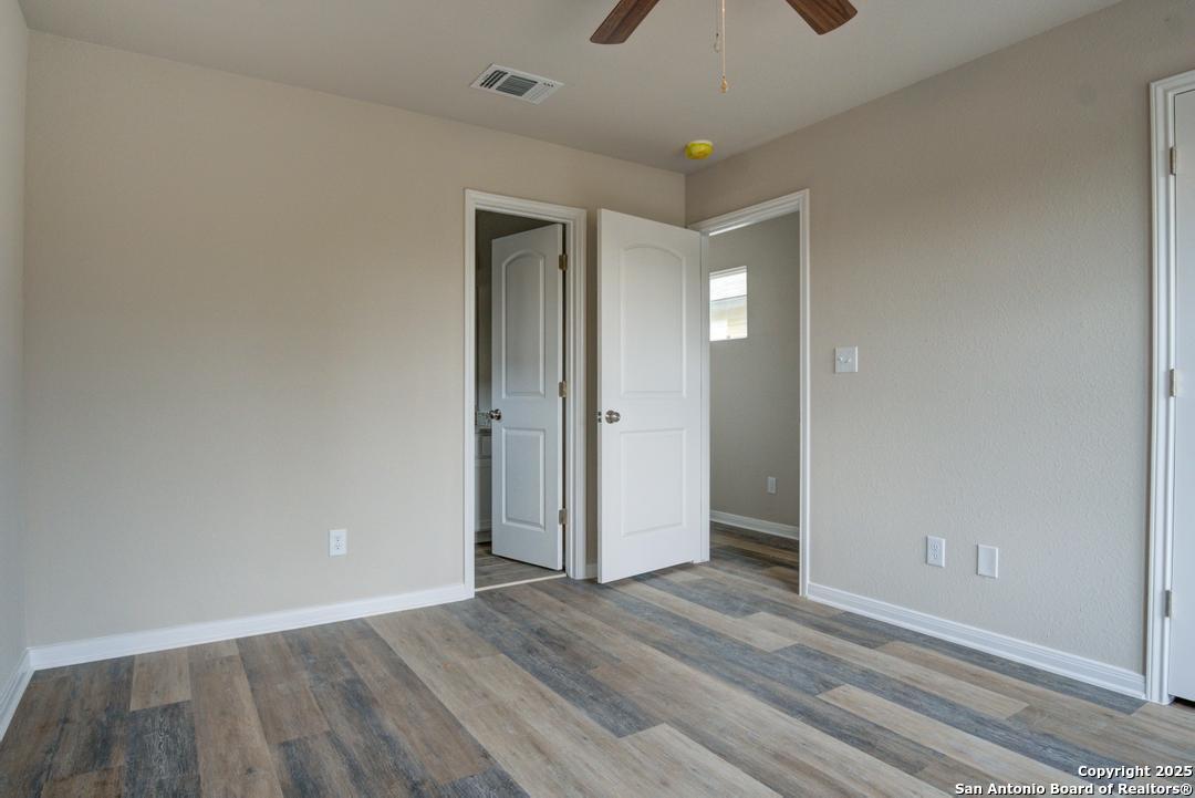 121 Lawton St, ,  78237 — photo 1